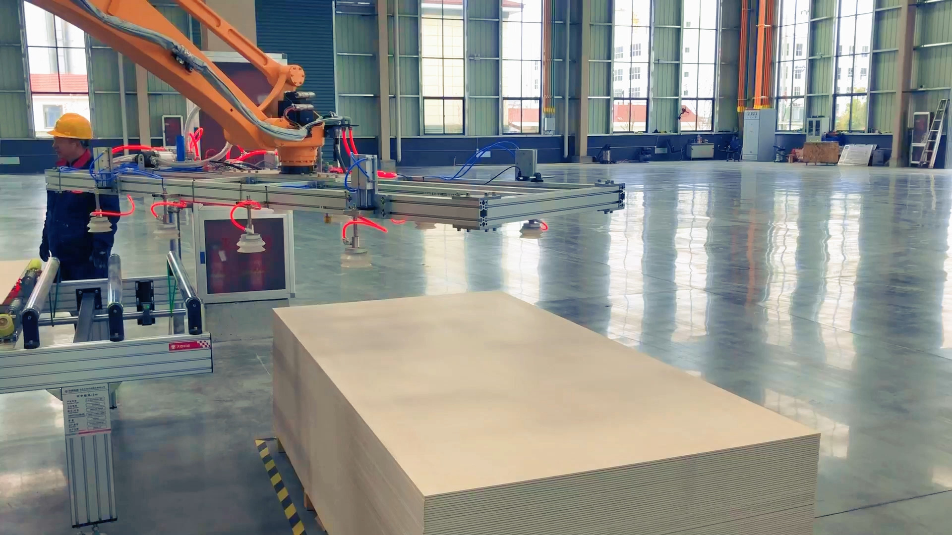 外墻裝飾一體板設(shè)備價(jià)格 保溫裝飾一體板生產(chǎn)線 天意機(jī)械