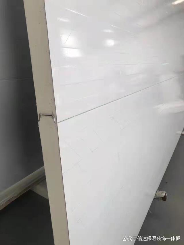 誰(shuí)能給發(fā)一個(gè)彩鋼板內(nèi)墻安裝的圖片啊,詳細(xì)的,最好有施工圖.